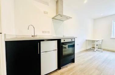 Derby Road, Lenton, Nottingham - Image 3